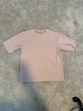 Uniqlo Men's Crewneck Tee in Dusty Rose